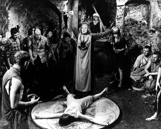 #MacabroNocturno: Historias de ocultismo y brujería